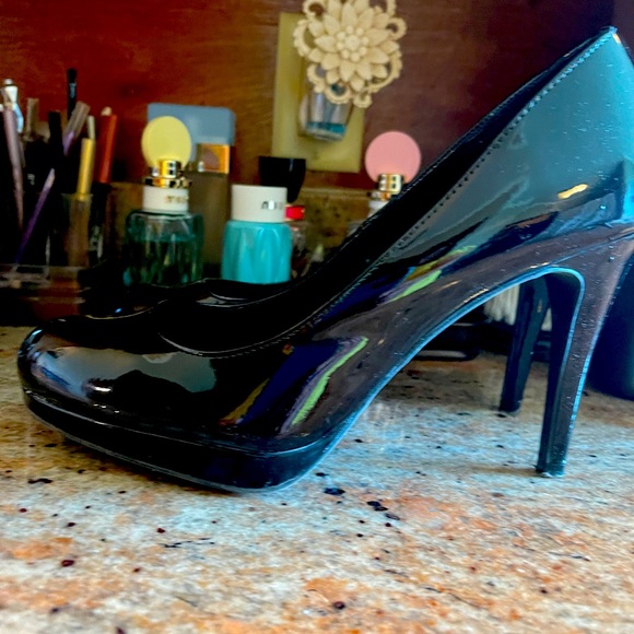 Shoes - Picture 1 of 5